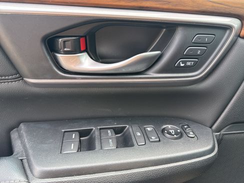 Used 2020 Honda CR-V Touring image 6