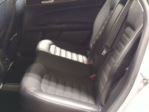 Used 2017 Ford Fusion SE w/ Fusion SE Technology Package image 33