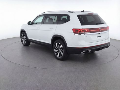 Used 2025 Volkswagen Atlas SE image 6