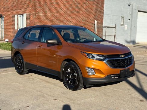 Used 2018 Chevrolet Equinox LS FWD image 4