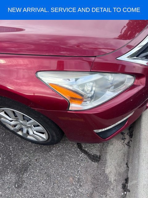 Used 2014 Nissan Altima 2.5 S w/ Display Audio Package FWD image 5