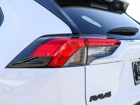 Used 2022 Toyota RAV4 XLE image 12