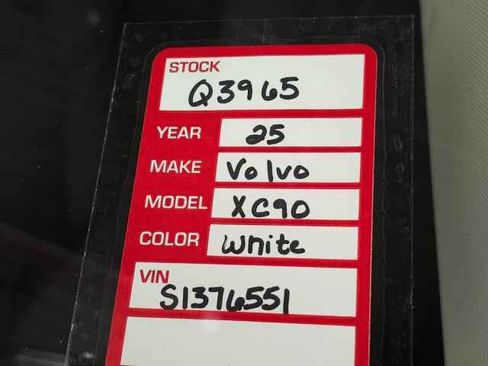 Certified 2025 Volvo XC90 B6 Plus image 42