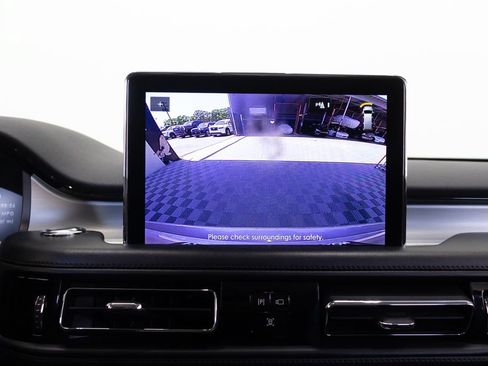 Used 2023 Lincoln Aviator AWD image 32
