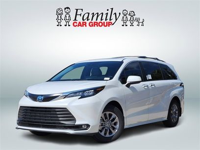 New 2025 Toyota Sienna XLE w/ XLE Plus Package