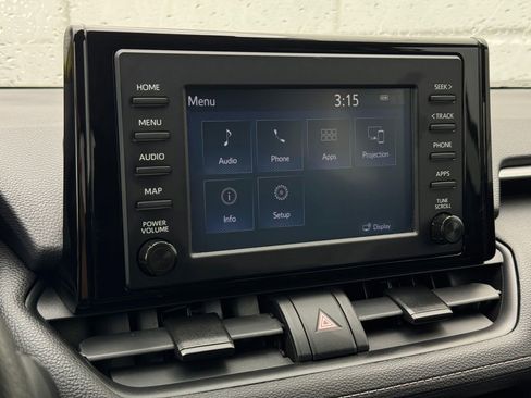 Certified 2019 Toyota RAV4 LE AWD/4WD image 18