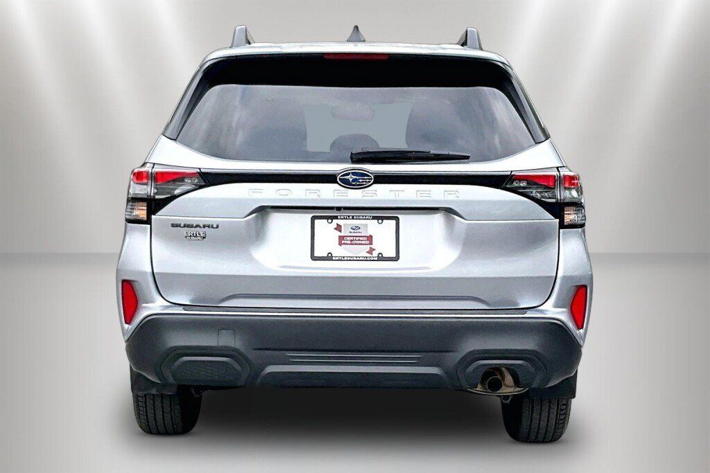 Used 2026 Subaru Forester Premium AWD/4WD image 6