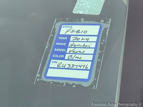 Used 2024 Hyundai Venue SEL image 37