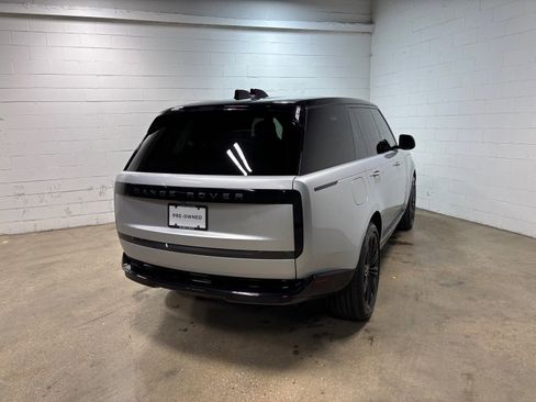 Used 2025 Land Rover Range Rover SE AWD/4WD image 7
