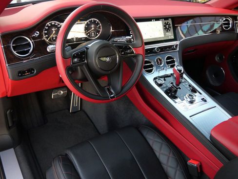 Used 2020 Bentley Continental GT image 2