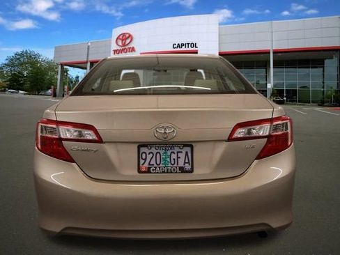Used 2013 Toyota Camry LE FWD image 4