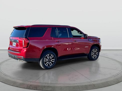Used 2024 GMC Yukon AT4 w/ Technology Package AWD/4WD image 8