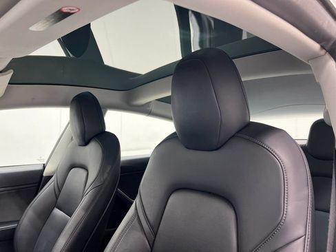 Used 2018 Tesla Model 3 Long Range RWD image 13