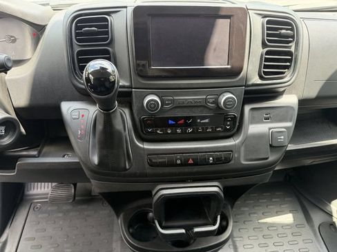 Used 2025 RAM ProMaster 2500 w/ Convenience Group FWD image 16