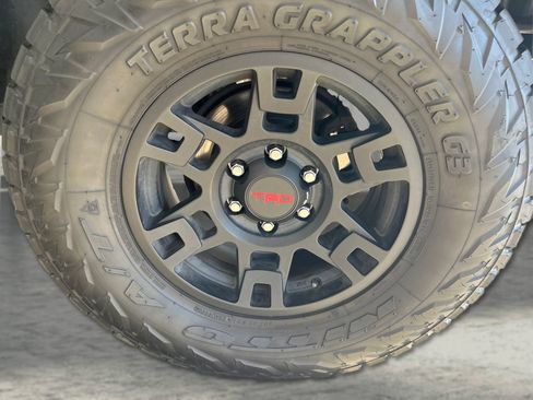 Used 2023 Toyota 4Runner TRD Off-Road Premium w/ Moonroof Package AWD/4WD image 22