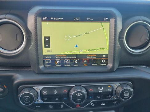 Used 2021 Jeep Gladiator Overland w/ Popular Equipment Package AWD/4WD image 27