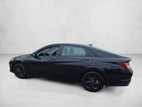 Used 2023 Hyundai Elantra SEL FWD image 4