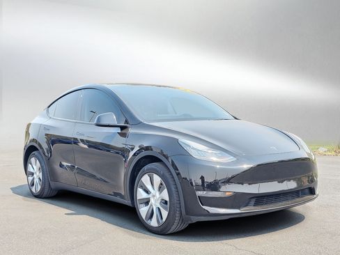 Used 2022 Tesla Model Y Long Range AWD/4WD image 7
