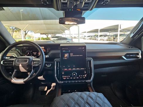 Used 2025 GMC Yukon Denali w/ Sun & Power Step Package image 22