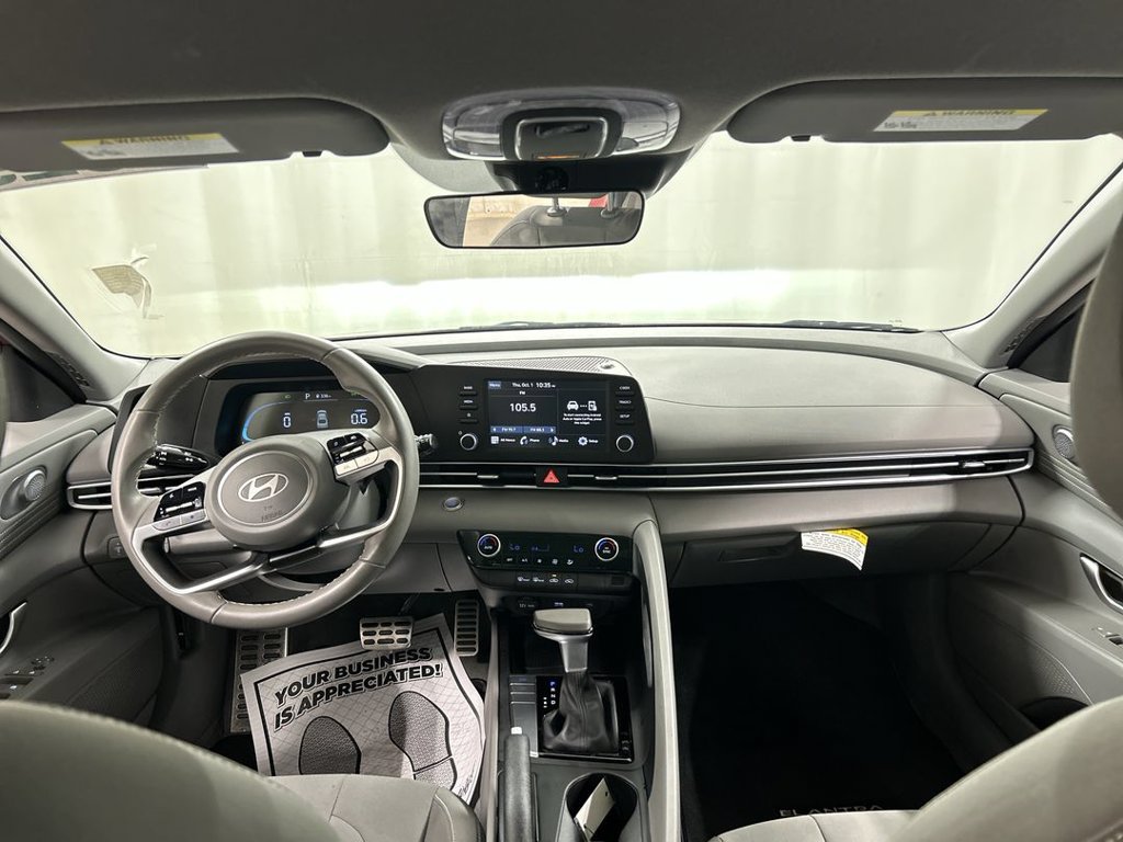 Used 2025 Hyundai Elantra Sport FWD image 18
