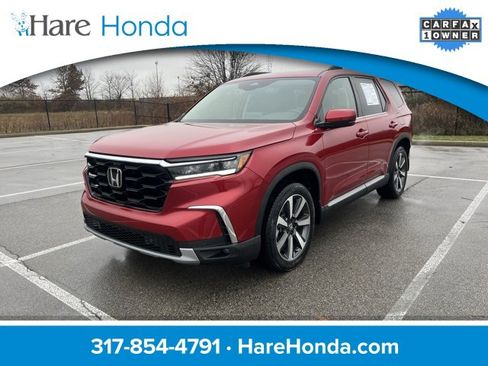 Used 2024 Honda Pilot Touring image 3
