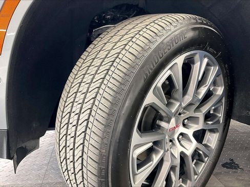 Used 2025 GMC Yukon Denali image 32