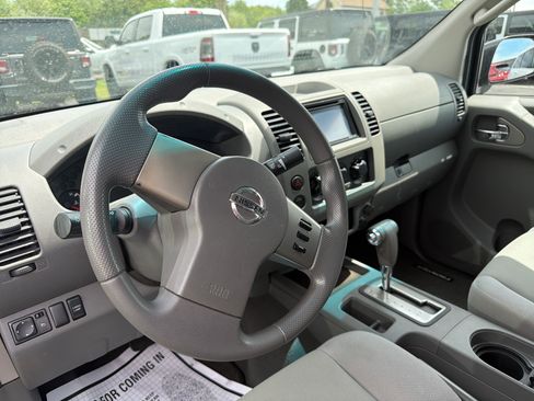 Used 2006 Nissan Frontier XE w/ (G01) XE Preferred Pkg RWD image 14