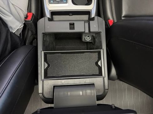 Used 2023 Ford Explorer XLT w/ Equipment Group 202A AWD/4WD image 44