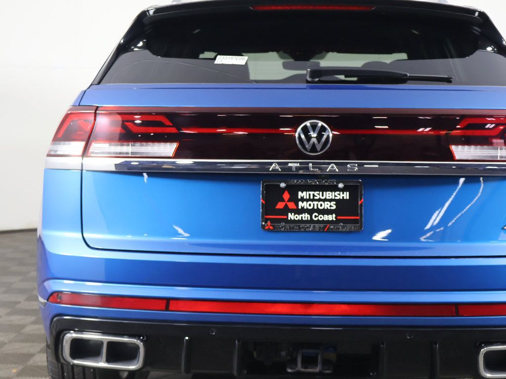 Used 2024 Volkswagen Atlas Cross Sport SEL Premium R-Line AWD/4WD image 17