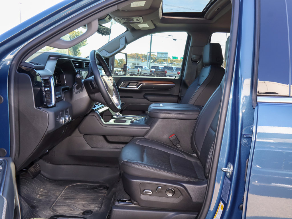 Used 2024 GMC Sierra 2500 Denali w/ Denali Reserve Package AWD/4WD image 8