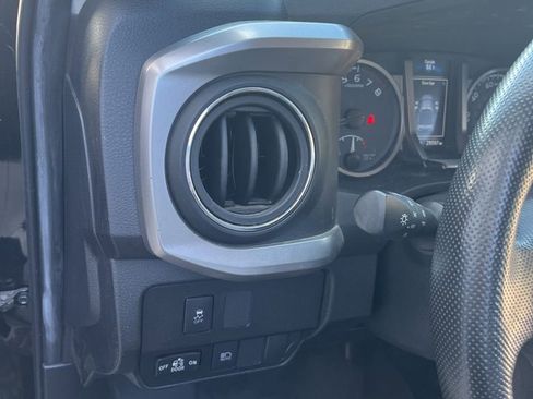 Used 2022 Toyota Tacoma SR5 w/ Technology Package image 16