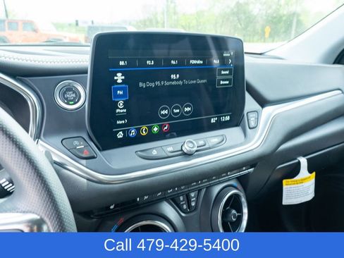 Used 2025 Chevrolet Blazer LT image 21