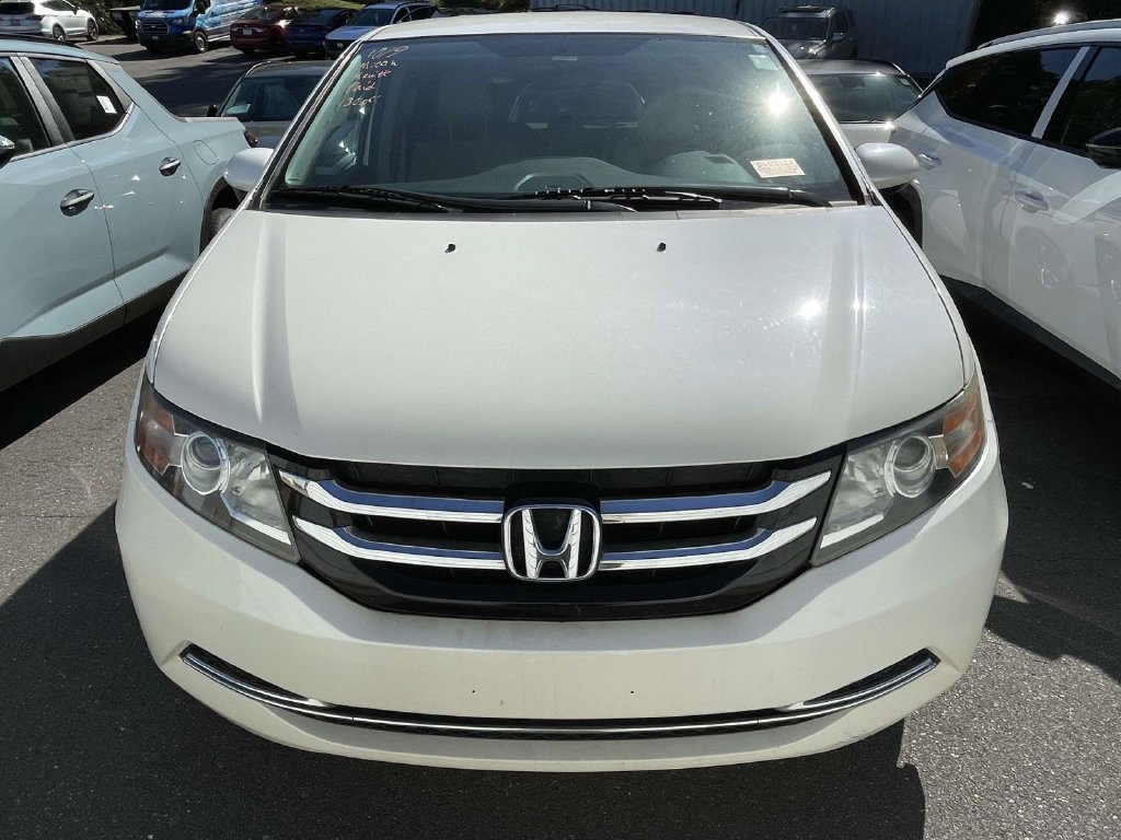 Used 2016 Honda Odyssey SE image 2