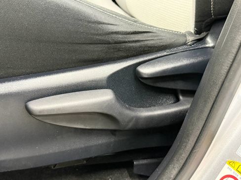 Used 2017 Toyota RAV4 XLE AWD/4WD image 26