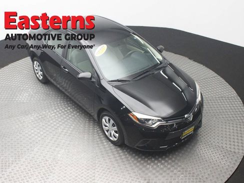 Used 2016 Toyota Corolla LE FWD image 3