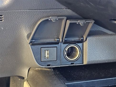 Used 2024 Toyota Camry SE image 21