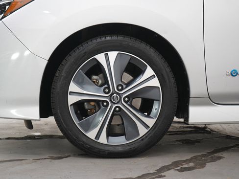 Used 2018 Nissan Leaf SL w/ SL Technology Package FWD image 31