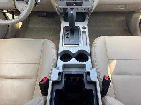 Used 2011 Ford Escape XLT w/ 203A Rapid Spec Order Code FWD image 18