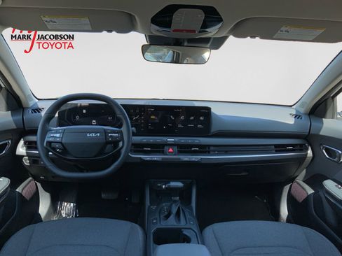 Used 2025 Kia K4 EX FWD image 15