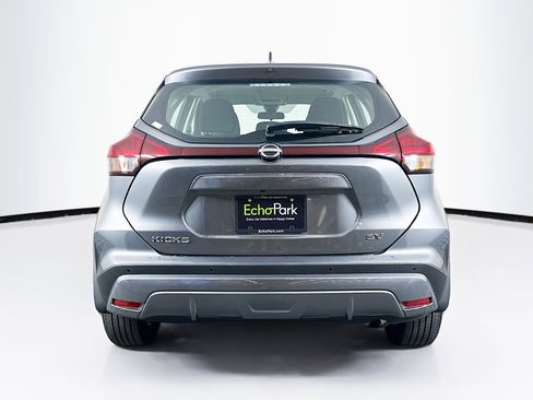 Used 2023 Nissan Kicks SV image 7