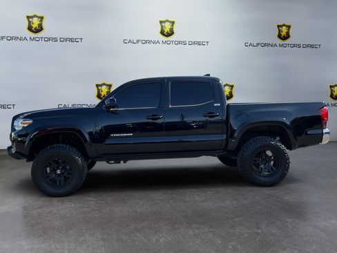 Used 2021 Toyota Tacoma SR5 AWD/4WD image 8