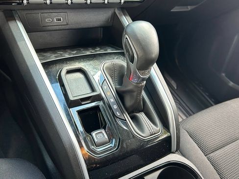 Used 2025 Chevrolet Colorado LT w/ Advanced Trailering Package RWD image 27