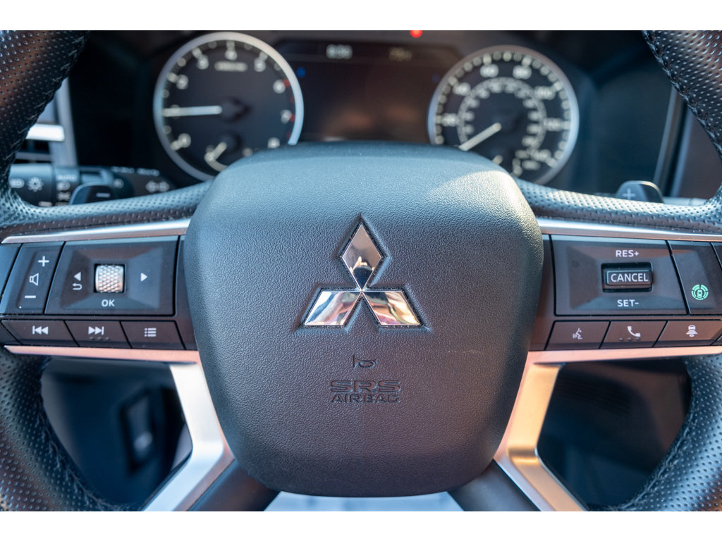 Used 2024 Mitsubishi Outlander SE AWD/4WD image 17