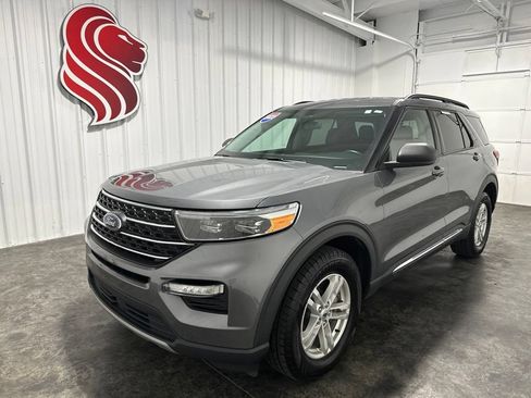 Used 2022 Ford Explorer XLT w/ Equipment Group 202A AWD/4WD image 1