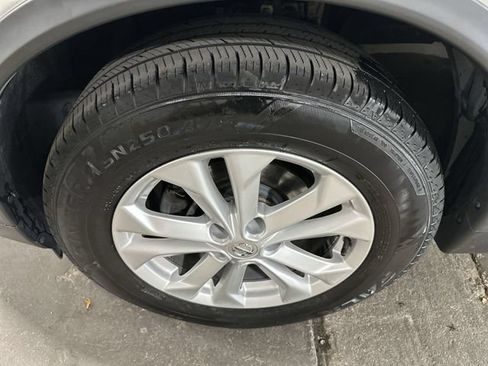 Used 2016 Nissan Rogue SV w/ SV Premium Package FWD image 23