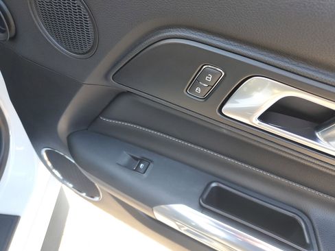 Used 2021 Ford Mustang Premium image 11