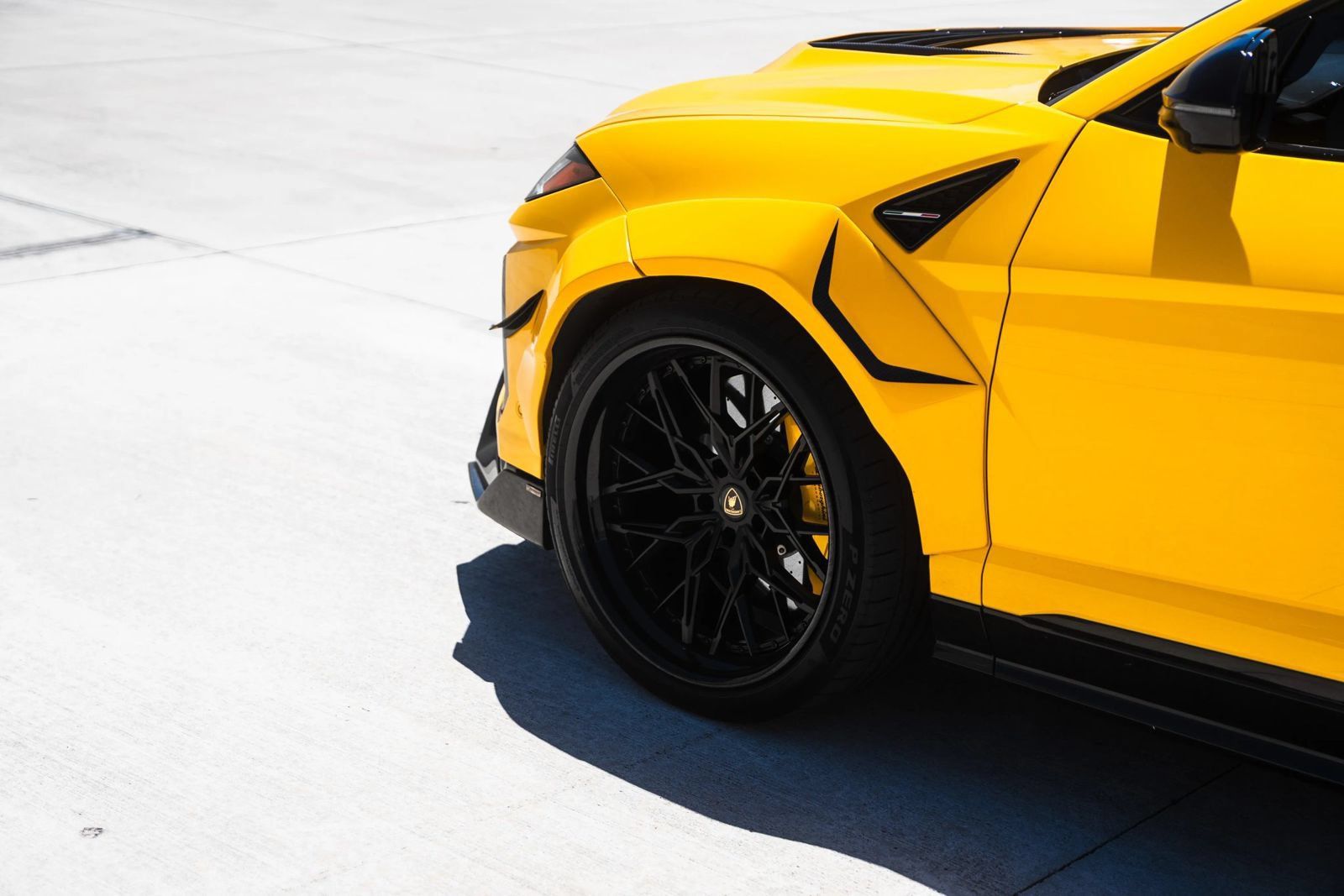 Used 2021 Lamborghini Urus AWD/4WD image 11