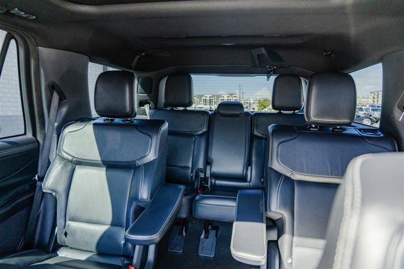 Used 2025 Ford Expedition Platinum w/ Stealth Appearance Package AWD/4WD image 26