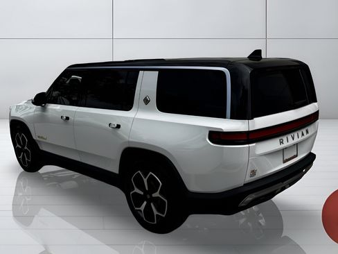 Used 2024 Rivian R1S Adventure AWD/4WD image 2