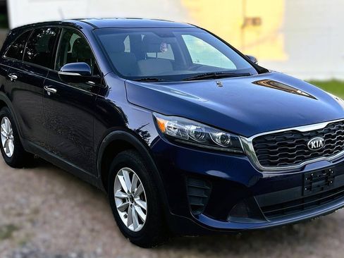 Used 2019 Kia Sorento FWD image 4